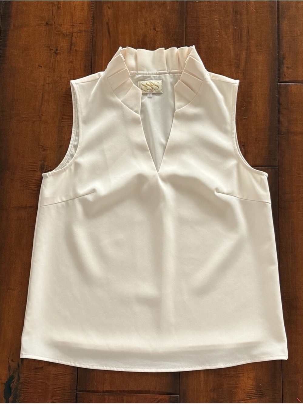 SSYS Pleated Mock-Neck Cream Sleeveless Blouse